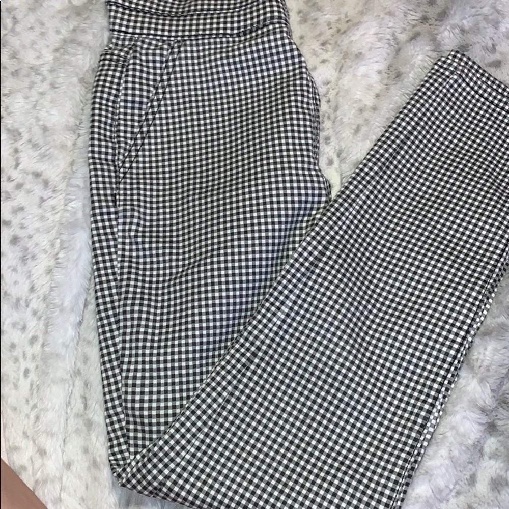 Checkered form fitting pants